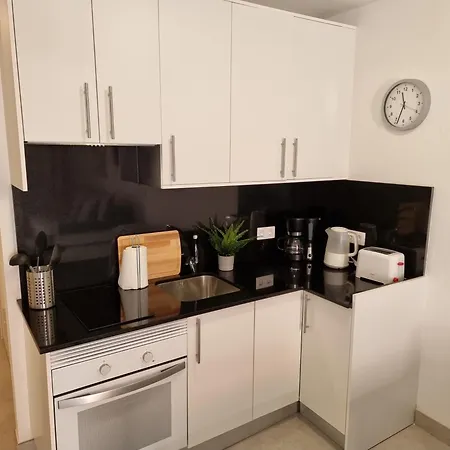 First Sealine Studio No 2 Close To And Sea, Terrace, Heated Pool, Wifi Apartament Playa de las Americas (Tenerife)