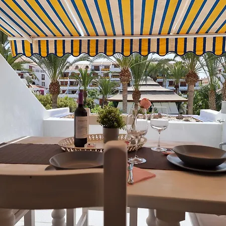 First Sealine Studio No 2 Close To And Sea, Terrace, Heated Pool, Wifi * Playa de las Americas (Tenerife)